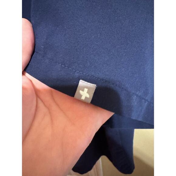 Figs Technical Collection Men's Short Sleeve Navy Blue Medical Scrub Top Sz M - Picture 8 of 12